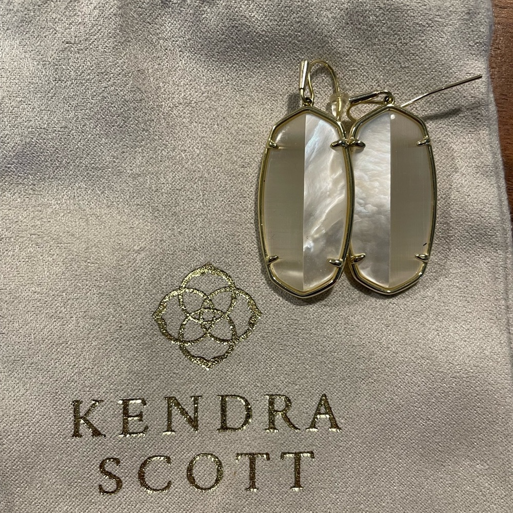 KENDRA SCOTT Elle Intarsia Drop Earrings